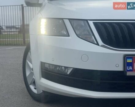 Білий Шкода Октавія, об'ємом двигуна 2 л та пробігом 218 тис. км за 13999 $, фото 9 на Automoto.ua