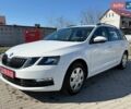 Белый Шкода Октавия, объемом двигателя 1.6 л и пробегом 186 тыс. км за 16000 $, фото 1 на Automoto.ua