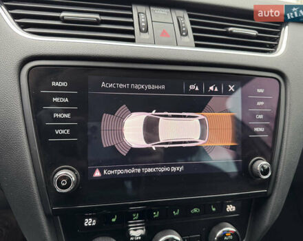 Белый Шкода Октавия, объемом двигателя 1.6 л и пробегом 196 тыс. км за 15499 $, фото 75 на Automoto.ua