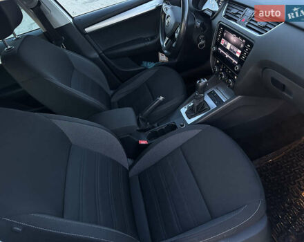 Білий Шкода Октавія, об'ємом двигуна 2 л та пробігом 217 тис. км за 14499 $, фото 27 на Automoto.ua