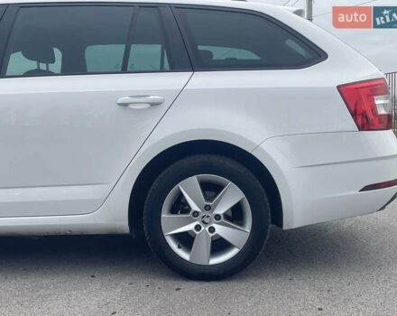 Білий Шкода Октавія, об'ємом двигуна 2 л та пробігом 218 тис. км за 13999 $, фото 28 на Automoto.ua