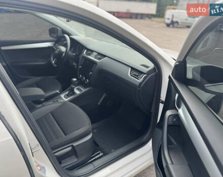 Белый Шкода Октавия, объемом двигателя 2 л и пробегом 230 тыс. км за 16550 $, фото 51 на Automoto.ua