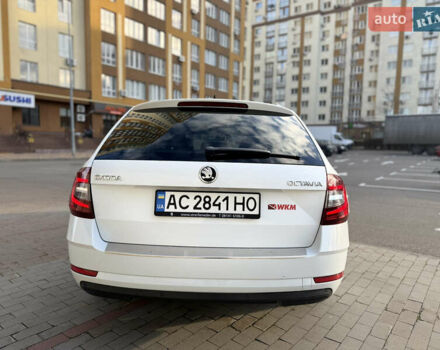 Белый Шкода Октавия, объемом двигателя 2 л и пробегом 319 тыс. км за 15500 $, фото 6 на Automoto.ua