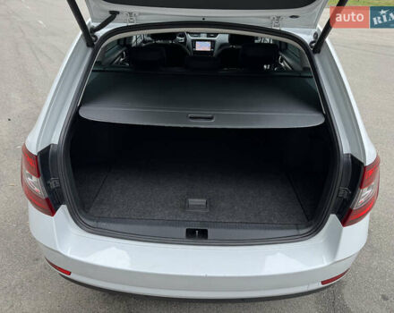 Белый Шкода Октавия, объемом двигателя 1.6 л и пробегом 196 тыс. км за 15499 $, фото 42 на Automoto.ua