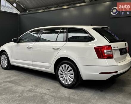 Белый Шкода Октавия, объемом двигателя 1.97 л и пробегом 148 тыс. км за 18300 $, фото 8 на Automoto.ua