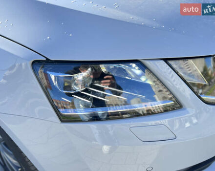 Білий Шкода Октавія, об'ємом двигуна 2 л та пробігом 201 тис. км за 15300 $, фото 9 на Automoto.ua