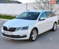 Белый Шкода Октавия, объемом двигателя 2 л и пробегом 207 тыс. км за 17799 $, фото 1 на Automoto.ua
