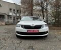 Белый Шкода Октавия, объемом двигателя 2 л и пробегом 193 тыс. км за 17999 $, фото 3 на Automoto.ua
