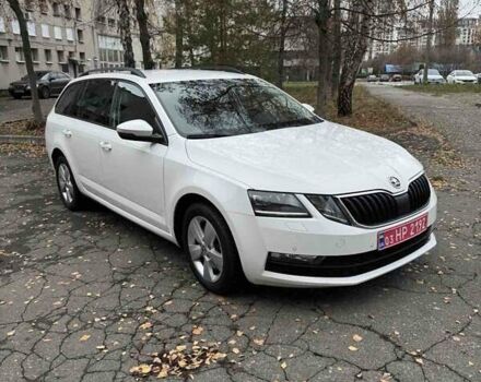 Белый Шкода Октавия, объемом двигателя 2 л и пробегом 193 тыс. км за 17999 $, фото 1 на Automoto.ua