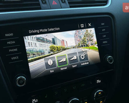 Білий Шкода Октавія, об'ємом двигуна 2 л та пробігом 201 тис. км за 15300 $, фото 13 на Automoto.ua