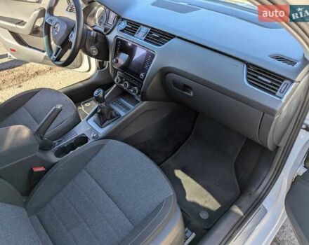 Белый Шкода Октавия, объемом двигателя 1.97 л и пробегом 219 тыс. км за 15300 $, фото 14 на Automoto.ua