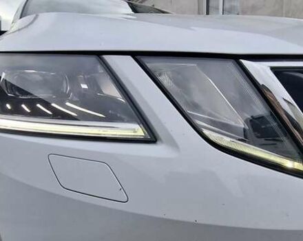 Шкода Октавия 2020 в Тернополе на Automoto.ua Белый Шкода Октавия, объемом двигателя 2 л и пробегом 208 тыс. км за 19400 $, фото 26 на Automoto.ua
