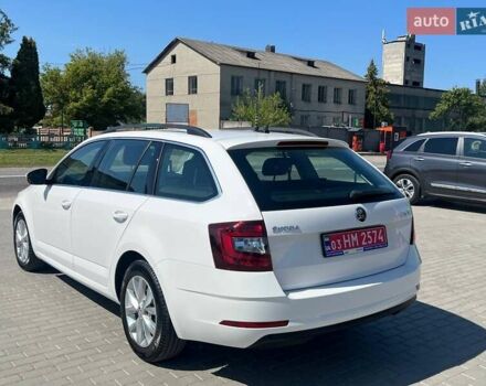 Білий Шкода Октавія, об'ємом двигуна 2 л та пробігом 216 тис. км за 16300 $, фото 6 на Automoto.ua