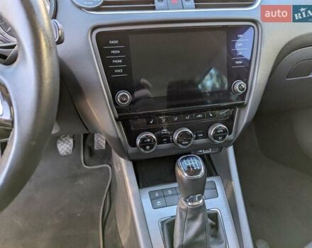 Белый Шкода Октавия, объемом двигателя 1.97 л и пробегом 219 тыс. км за 15300 $, фото 16 на Automoto.ua