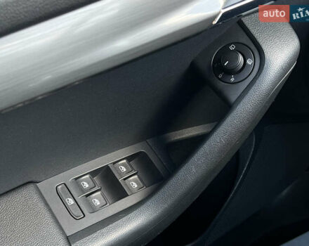 Белый Шкода Октавия, объемом двигателя 2 л и пробегом 200 тыс. км за 17456 $, фото 61 на Automoto.ua