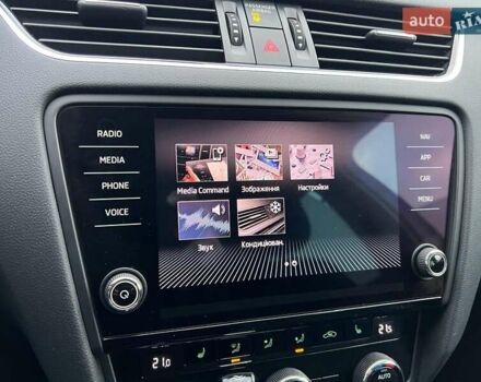 Белый Шкода Октавия, объемом двигателя 2 л и пробегом 193 тыс. км за 18700 $, фото 108 на Automoto.ua