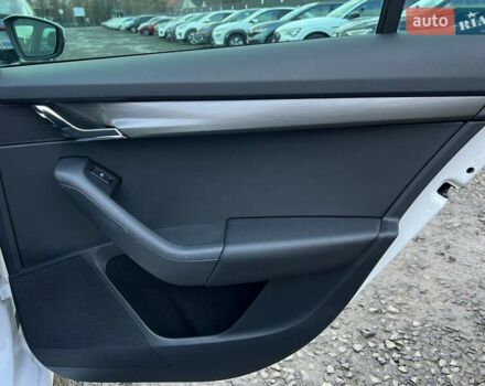 Белый Шкода Октавия, объемом двигателя 2 л и пробегом 200 тыс. км за 17456 $, фото 43 на Automoto.ua