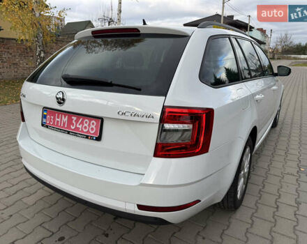 Білий Шкода Октавія, об'ємом двигуна 1.97 л та пробігом 203 тис. км за 16750 $, фото 6 на Automoto.ua