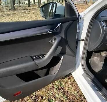 Шкода Октавия 2020 в Тернополе на Automoto.ua Белый Шкода Октавия, объемом двигателя 2 л и пробегом 208 тыс. км за 19400 $, фото 19 на Automoto.ua