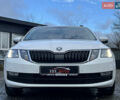 Белый Шкода Октавия, объемом двигателя 2 л и пробегом 200 тыс. км за 17456 $, фото 1 на Automoto.ua