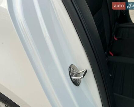 Белый Шкода Октавия, объемом двигателя 2 л и пробегом 193 тыс. км за 18700 $, фото 73 на Automoto.ua