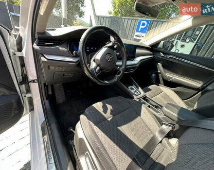Белый Шкода Октавия, объемом двигателя 2 л и пробегом 235 тыс. км за 19200 $, фото 10 на Automoto.ua