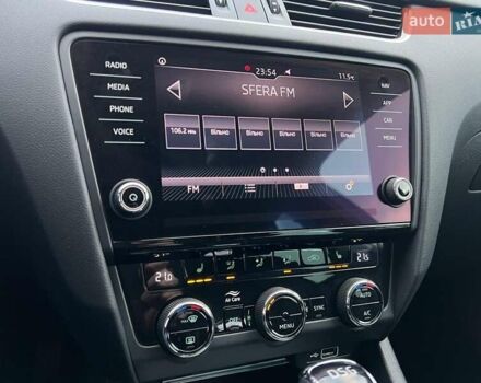 Белый Шкода Октавия, объемом двигателя 2 л и пробегом 193 тыс. км за 17999 $, фото 113 на Automoto.ua