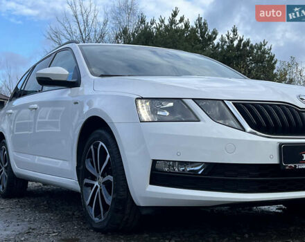 Белый Шкода Октавия, объемом двигателя 2 л и пробегом 200 тыс. км за 17456 $, фото 10 на Automoto.ua