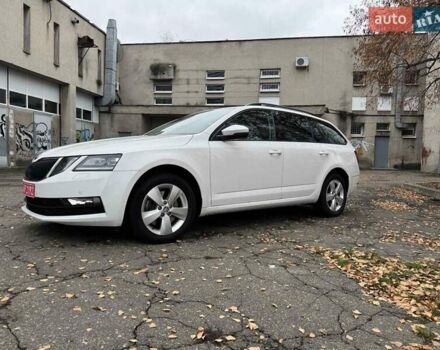 Белый Шкода Октавия, объемом двигателя 2 л и пробегом 193 тыс. км за 18700 $, фото 6 на Automoto.ua