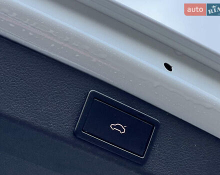 Белый Шкода Октавия, объемом двигателя 2 л и пробегом 200 тыс. км за 17456 $, фото 40 на Automoto.ua