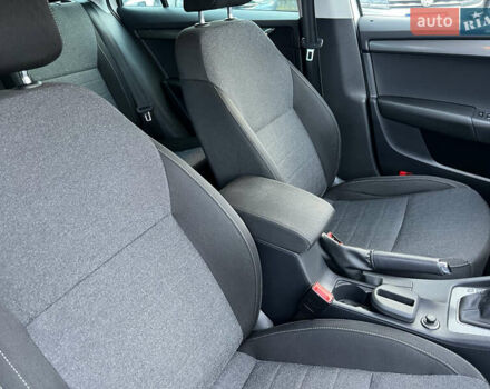 Белый Шкода Октавия, объемом двигателя 2 л и пробегом 200 тыс. км за 17456 $, фото 47 на Automoto.ua