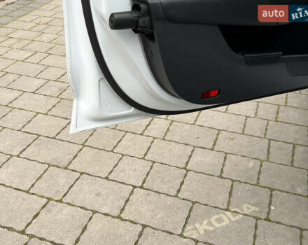 Белый Шкода Октавия, объемом двигателя 1.97 л и пробегом 229 тыс. км за 18300 $, фото 16 на Automoto.ua