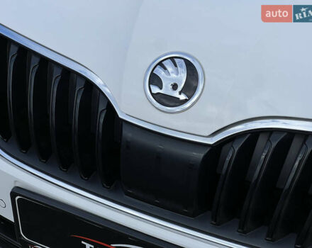 Белый Шкода Октавия, объемом двигателя 2 л и пробегом 200 тыс. км за 17456 $, фото 15 на Automoto.ua