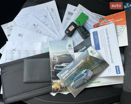 Белый Шкода Октавия, объемом двигателя 2 л и пробегом 200 тыс. км за 17456 $, фото 100 на Automoto.ua