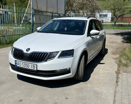 Білий Шкода Октавія, об'ємом двигуна 1.6 л та пробігом 193 тис. км за 20000 $, фото 2 на Automoto.ua
