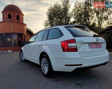 Шкода Октавия 2020 в Дубно на Automoto.ua Белый Шкода Октавия, объемом двигателя 1.98 л и пробегом 210 тыс. км за 15999 $, фото 8 на Automoto.ua