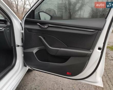 Белый Шкода Октавия, объемом двигателя 2 л и пробегом 310 тыс. км за 17800 $, фото 24 на Automoto.ua