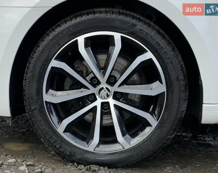 Белый Шкода Октавия, объемом двигателя 2 л и пробегом 200 тыс. км за 17456 $, фото 21 на Automoto.ua