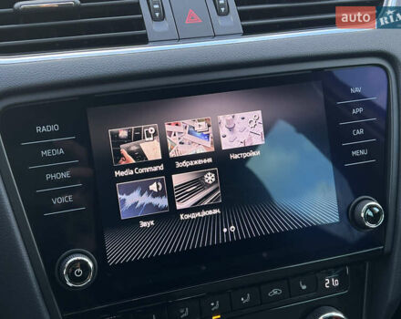 Белый Шкода Октавия, объемом двигателя 2 л и пробегом 200 тыс. км за 17456 $, фото 83 на Automoto.ua