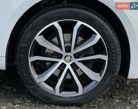 Белый Шкода Октавия, объемом двигателя 2 л и пробегом 200 тыс. км за 17456 $, фото 18 на Automoto.ua