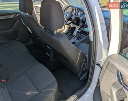 Белый Шкода Октавия, объемом двигателя 1.97 л и пробегом 219 тыс. км за 15300 $, фото 15 на Automoto.ua