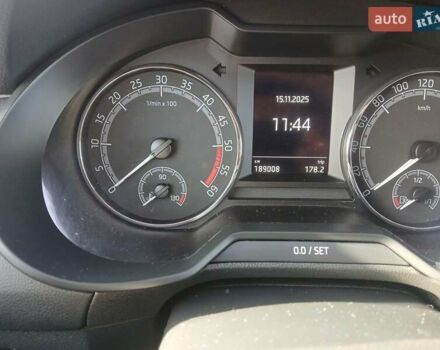 Белый Шкода Октавия, объемом двигателя 2 л и пробегом 189 тыс. км за 18500 $, фото 15 на Automoto.ua