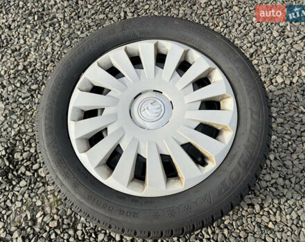 Белый Шкода Октавия, объемом двигателя 2 л и пробегом 200 тыс. км за 17456 $, фото 101 на Automoto.ua