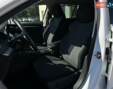 Белый Шкода Октавия, объемом двигателя 2 л и пробегом 225 тыс. км за 21255 $, фото 24 на Automoto.ua