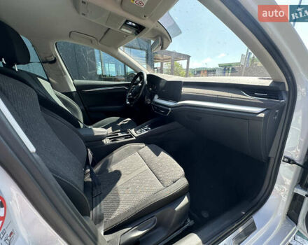 Белый Шкода Октавия, объемом двигателя 2 л и пробегом 235 тыс. км за 18300 $, фото 12 на Automoto.ua