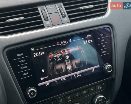 Белый Шкода Октавия, объемом двигателя 2 л и пробегом 200 тыс. км за 17456 $, фото 67 на Automoto.ua