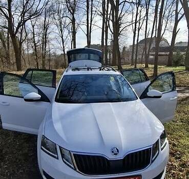 Шкода Октавия 2020 в Тернополе на Automoto.ua Белый Шкода Октавия, объемом двигателя 2 л и пробегом 208 тыс. км за 19400 $, фото 4 на Automoto.ua