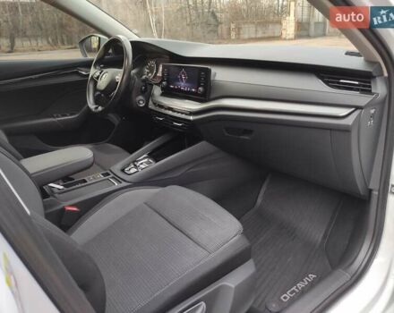 Белый Шкода Октавия, объемом двигателя 2 л и пробегом 310 тыс. км за 17800 $, фото 16 на Automoto.ua