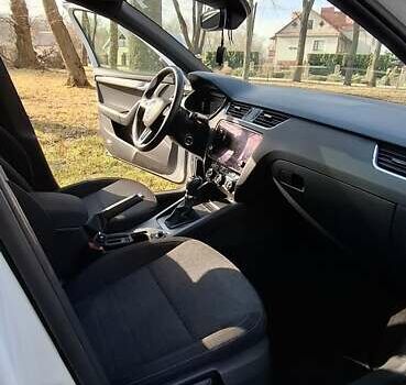 Шкода Октавия 2020 в Тернополе на Automoto.ua Белый Шкода Октавия, объемом двигателя 2 л и пробегом 208 тыс. км за 19400 $, фото 17 на Automoto.ua