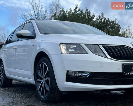 Белый Шкода Октавия, объемом двигателя 2 л и пробегом 200 тыс. км за 17456 $, фото 9 на Automoto.ua
